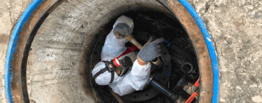 Working in Confined Spaces - How To Keep Employees Safe Working in Confined Spaces - How To Keep Employees Safe